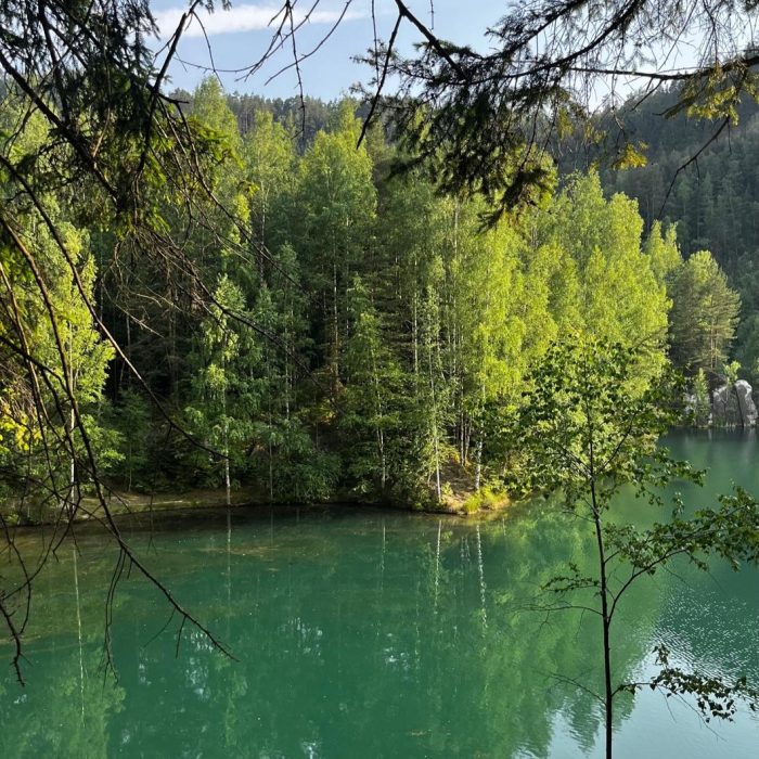 Turkusowe jeziorko Adrspach